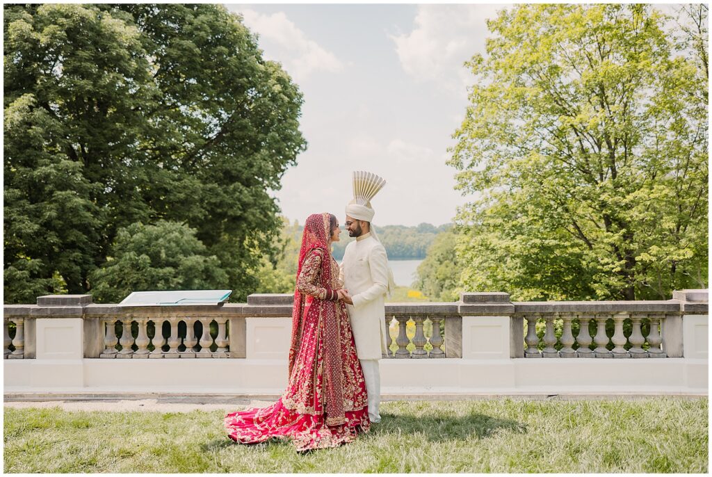 Pakistani couple pre-wedding shoot at the The Gardens at New Fields Museum in Indiana
