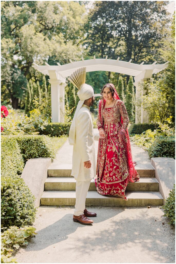 Pakistani couple pre-wedding shoot at the The Gardens at New Fields Museum in Indiana